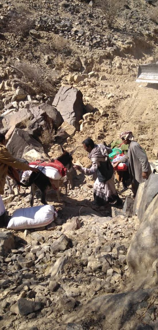 قرية طراق في جيشان محاصرة بانتظار شق طريق