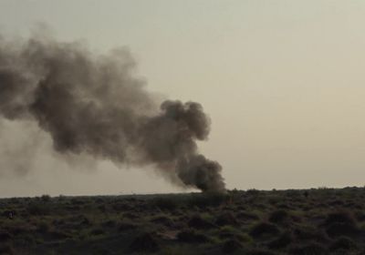 عبوة ناسفة تمزق عناصر حوثية خلال زرعها ببتار