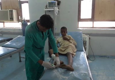 ثالث ضحية.. إصابة طفل بعيار ناري حوثي في حيس (فيديو)