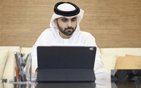 منصور بن محمد: لقاح كورنا متوفر بـ 120 مركزا في دبي