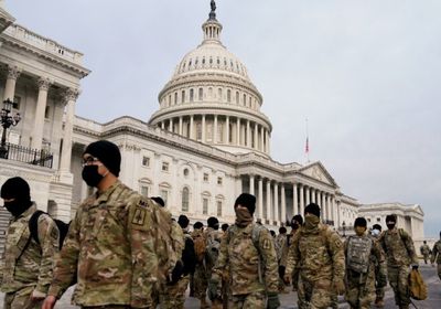 الفيدرالي الأمريكي يفحص قوات الحرس الوطني يوم تنصيب بايدن