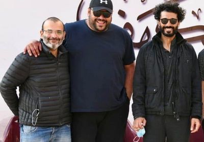 محمد ممدوح بصحبة خالد النبوي وأيمن بهجت قمر من كواليس "أهل الكهف"