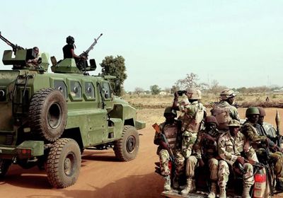 الجيش النيجيري يستعيد السيطرة على قاعدة عسكرية بعد اقتحامها من قبل مسلحين