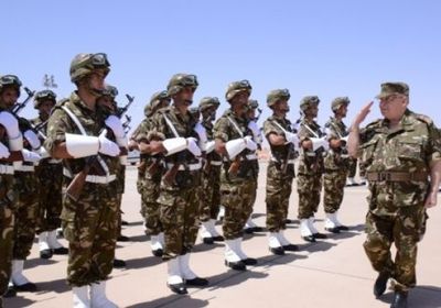 الجيش الجزائري يجري مناورات عسكرية على حدود المغرب