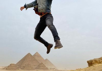 مينا مسعود يشارك جمهوره بفيديو زيارته لأهرامات الجيزة