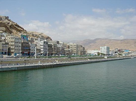 توقيع عقد محطة كهرباء آبار فلك بالمكلا