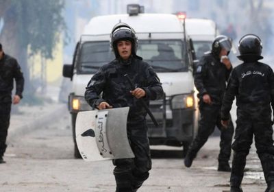  احتجاجات في العاصمة التونسية والشرطة تطلق الغاز المسيل للدموع