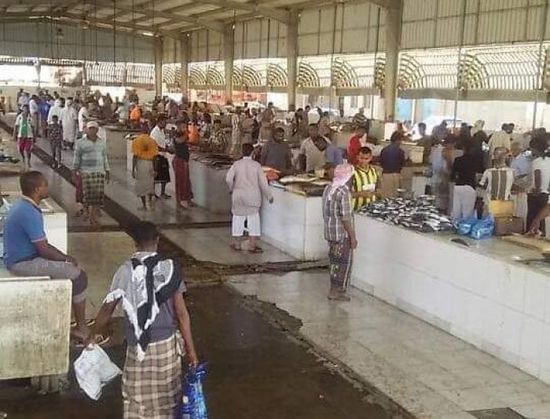 الإيقاع بسارقين في السوق المركزي بالشرج