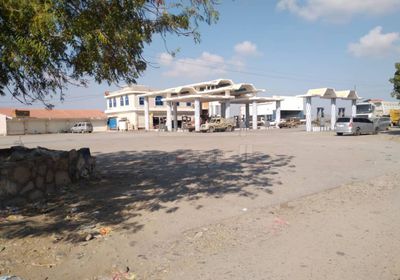 اختفاء النفط بأبين يُنعش السوق السوداء (صور)