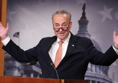 زعيم الأغلبية بالكونجرس: كورونا والمناخ والعدالة العرقية أولوياتنا الجديدة