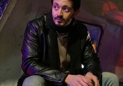 بطولة أحمد عز.. يوسف عثمان يشارك جمهوره بأول صورة من كواليس "هجمة مرتدة"