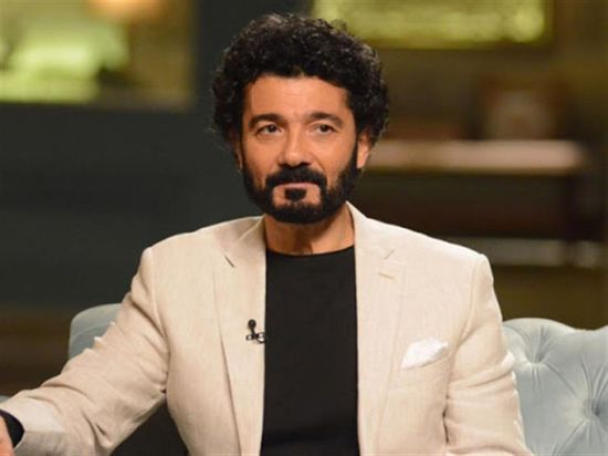 "أبو الأولاد".. خالد النبوي ينشر صورة أبنائه