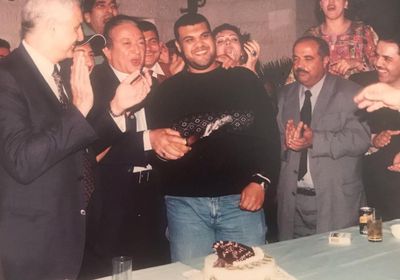 بصورة نادرة.. أحمد فتحي يستعيد ذكرياته مع الراحل نور الشريف