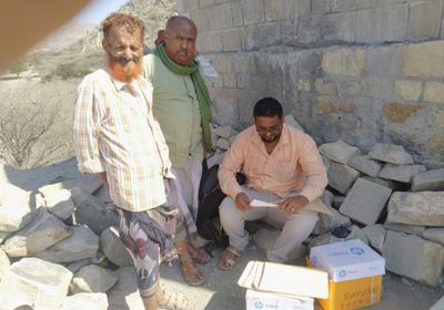 دعم طلاب حبيل جبر بلحج بحقائب مدرسية