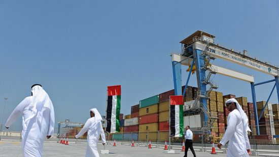 التجارة غير النفطية بدولة الإمارات تحقق تعافيا ملموسا