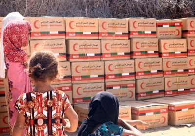"البيان": الإمارات تواصل إغاثة نازحي الساحل الغربي