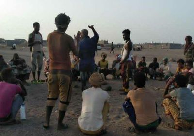 بتواطؤ الشرعية الإخوانية.. زوارق التهريب تستبيح سواحل لحج