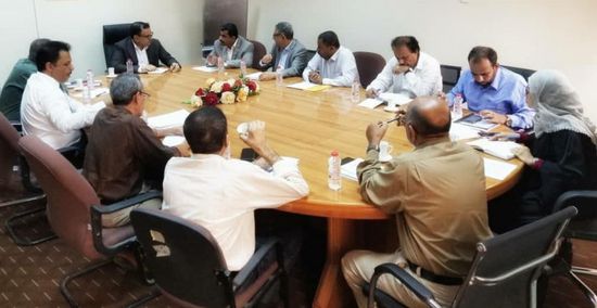 السقطري يبحث آليات تحصيل إيرادات الزراعة