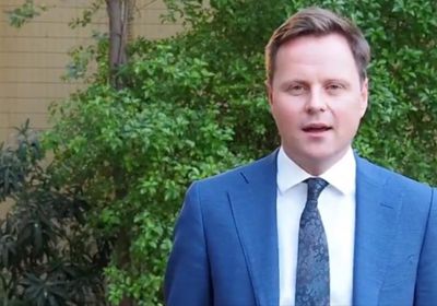 سفير بريطانيا بالعراق يدين اعتداء المليشيا على ناشطة