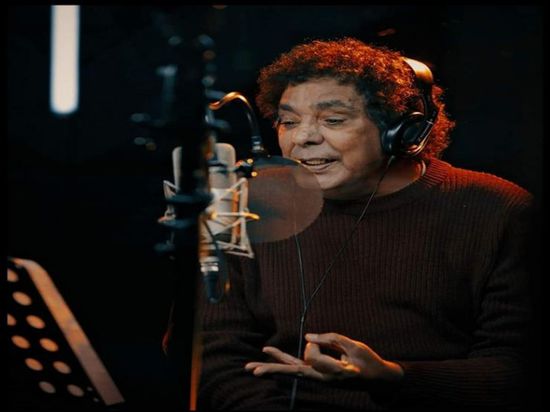 محمد منير يطرح أغنية "أبطال رجالة" (فيديو)