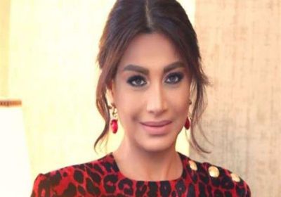 بسمة وهبة تسافر لعلاج أحبالها الصوتية (فيديو)