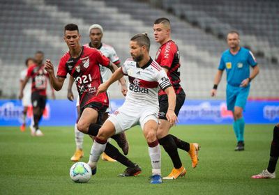 أتليتيكو بارانينسي يخطف فوزا قاتلا أمام فلامنجو بالدوري البرازيلي