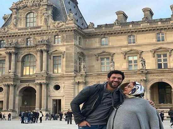 "الضهر والسند".. حسن الرداد ينشر فيديو مع والدته الراحلة