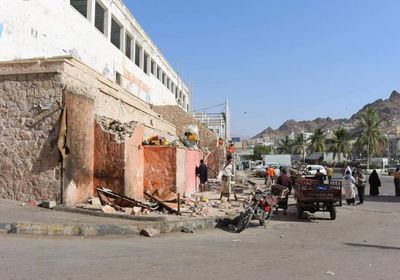 إزالات للعشوائيات في منطقة شرج باسالم بالمكلا