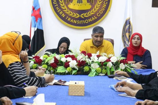 رئيس انتقالي عدن: تعزيز التعاون بمجال تنمية المرأة