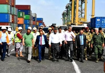 وزير النقل يزور ميناء عدن لتقييم احتياجات تطويره