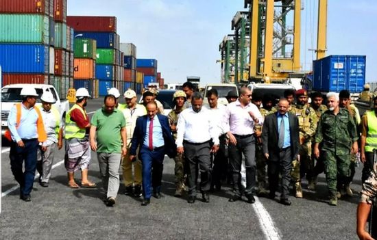 وزير النقل يزور ميناء عدن لتقييم احتياجات تطويره