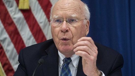 نقل رئيس جلسات محاكمة ترامب إلى المستشفى