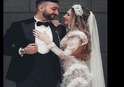 نادر حمدي يرد على منتقدي فستان زفاف زوجته
