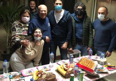مع أحمد عز.. أسرة مسلسل "هجمة مرتدة" يحتفلون بعيد ميلاد صلاح عبدالله