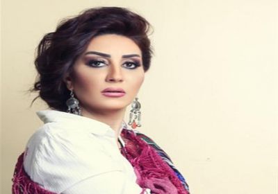 وفاء عامر تفضح متحرشًا طاردها بسيارته