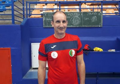اتحاد اليد الجزائري متمسك بالمدرب الفرنسي بورت