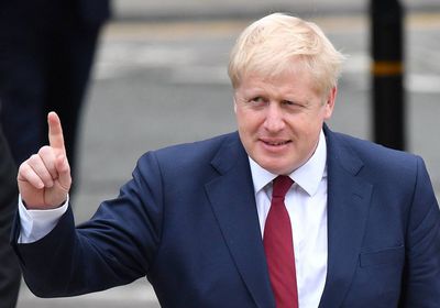 جونسون يشيد بنتيجة بلقاح نوفافاكس