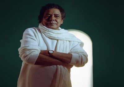 محمد منير يطرح برومو أغنية "أنا رايق"