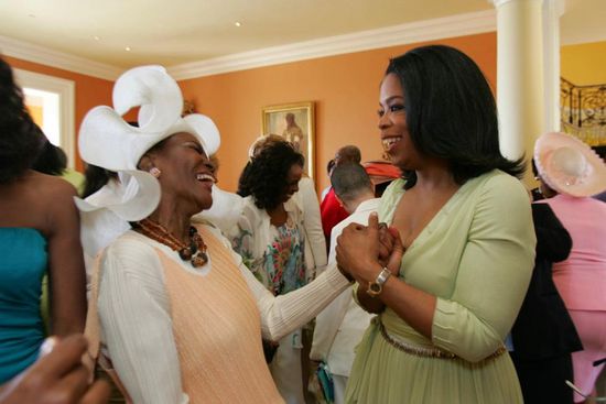 أوبرا وينفري ناعية سيسلي تايسون :استخدمت حياتها المهنية لإلقاء الضوء على إنسانية السود