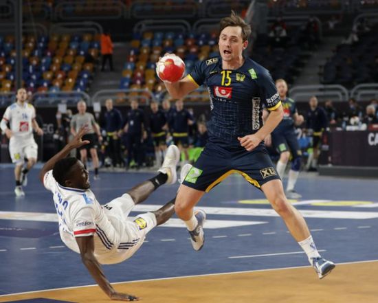 السويد تهزم فرنسا وتصعد لنهائي بطولة العالم لكرة اليد
