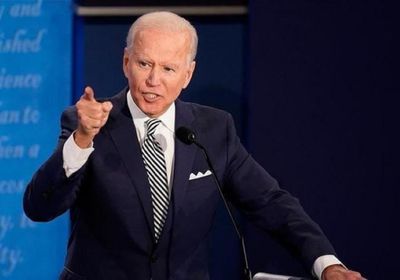 الرئيس الأفغاني يطالب بايدن للضغط على طالبان 