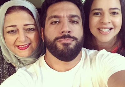 إيمي سمير غانم تستعيد ذكرياتها مع والدة زوجها حسن الرداد