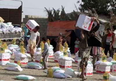 خلال يناير.. الإمارات تُغيث نازحي الحديدة بـ2300 سلة (فيديو)