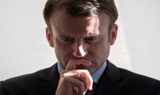 ماكرون يبرر قرار تأجيل فرض عزل عام في فرنسا