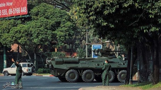 الجيش يقطع البث عن التلفزيون وينتشر بشوارع ميانمار