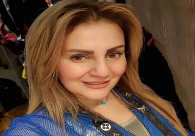 رانيا محمود ياسين تحتفل بعيد ميلاد والدتها