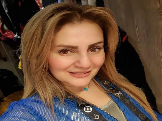 رانيا محمود ياسين تحتفل بعيد ميلاد والدتها