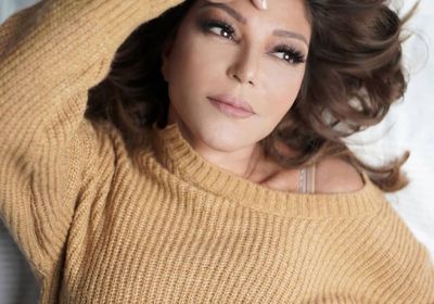 سميرة سعيد تخضع لجلسة تصوير جديدة