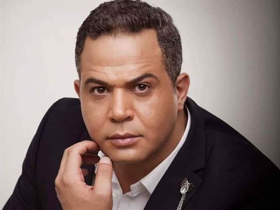 مصطفى درويش يطلب من جمهوره الدعاء لشقيقه بعد مروره بأزمة صحية