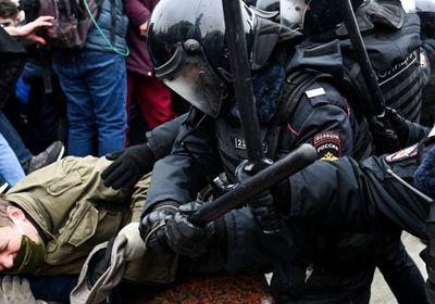 السلطات الروسية تعتقل ألف شخص مؤيدين لـ نافالني